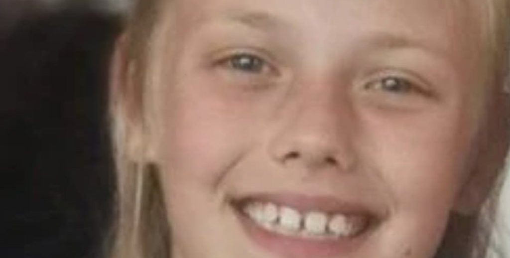 8-årig pige mistede livet i tragisk ulykke: Familien så på mens det væltede