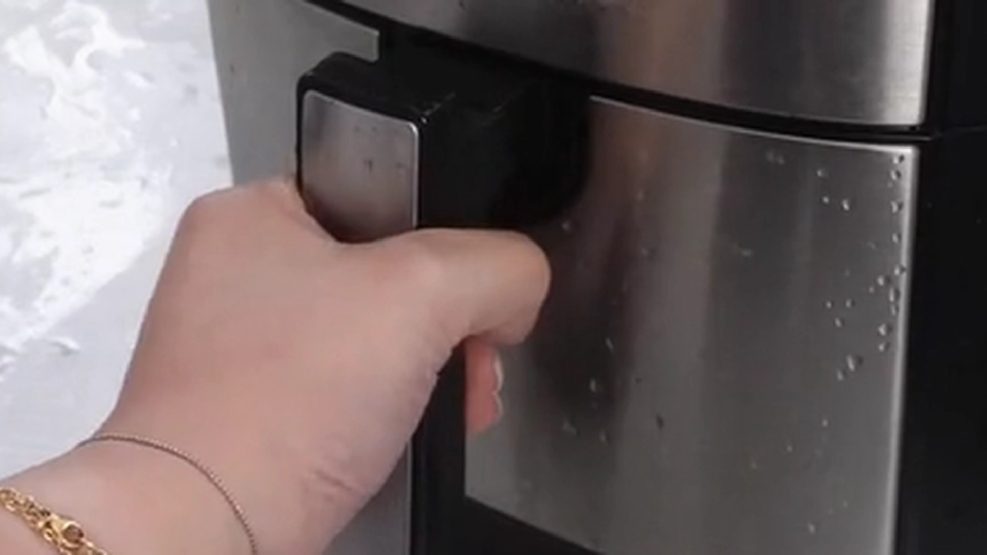 ‘For to år siden købte jeg min første airfryer. Jeg ville ønske nogen også havde fortalt mig om dette tilbehør’.
