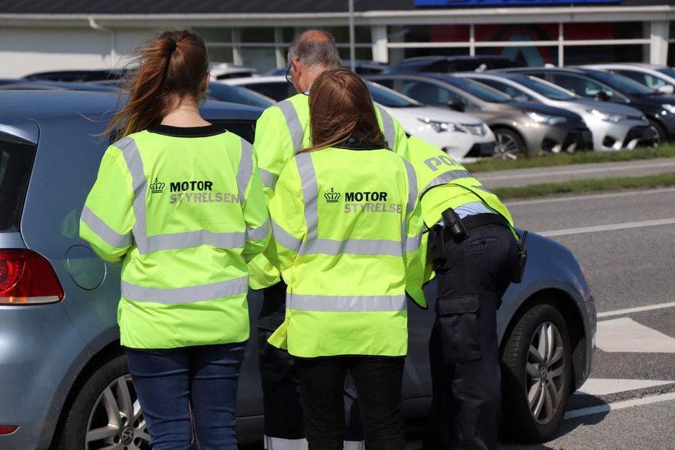 Motorstyrelsen opfordrer bilejere inden sommerferien: Du skal have styr på dette ellers risikerer du stor bøde