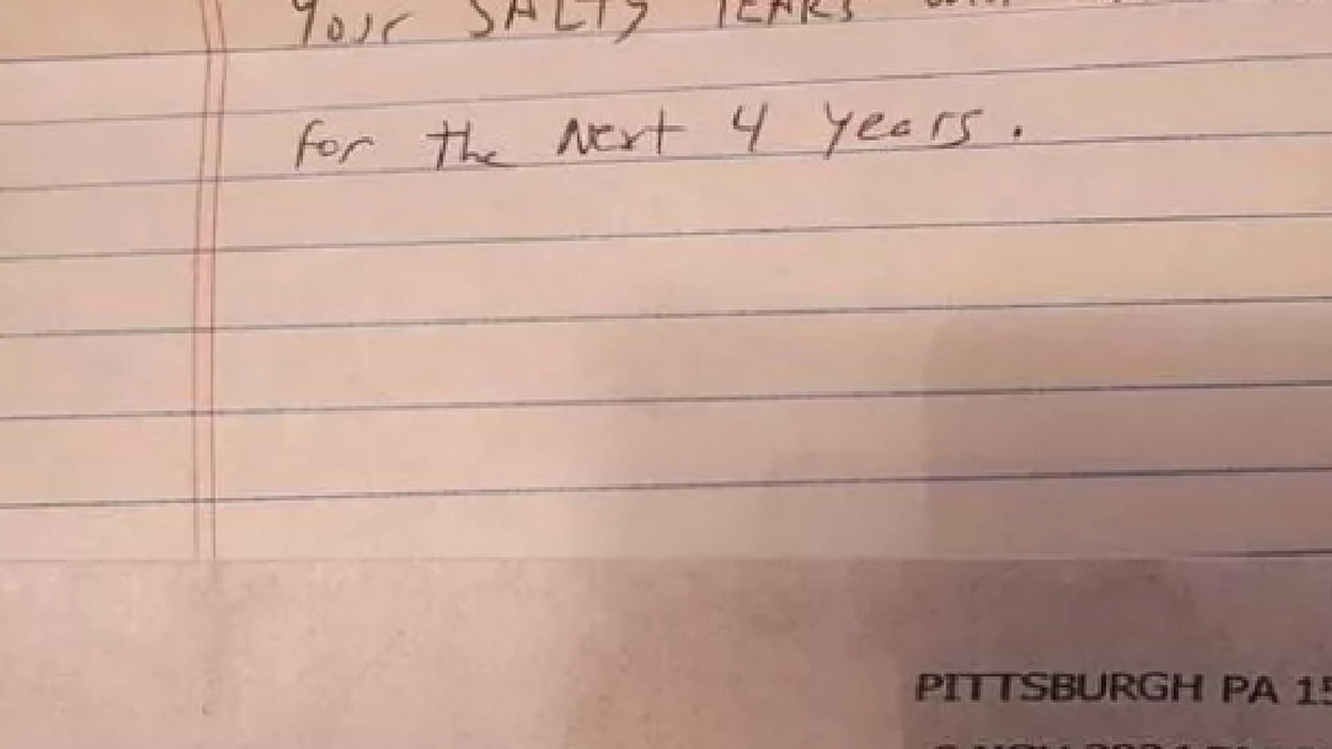 Ægtepar fandt brev i postkassen fra naboen: Efter at have læst det, tør de ikke forlade hjemmet