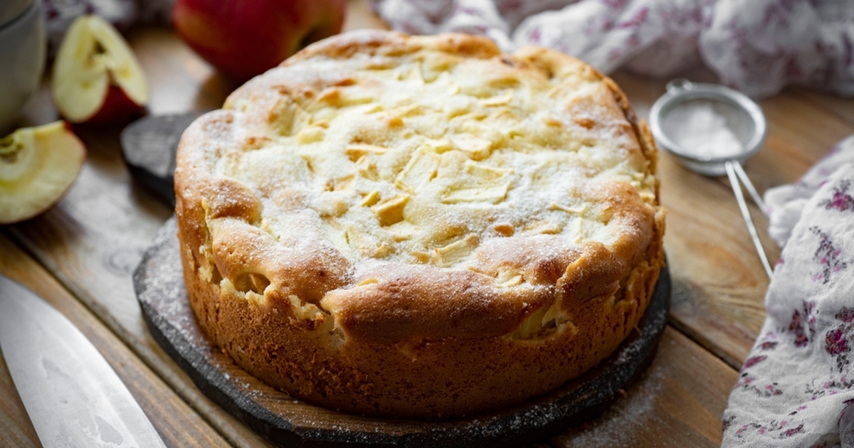 Her er opskriften på æblekage, som alle bedsteforældre bør kende: Den kan laves på ingen tid