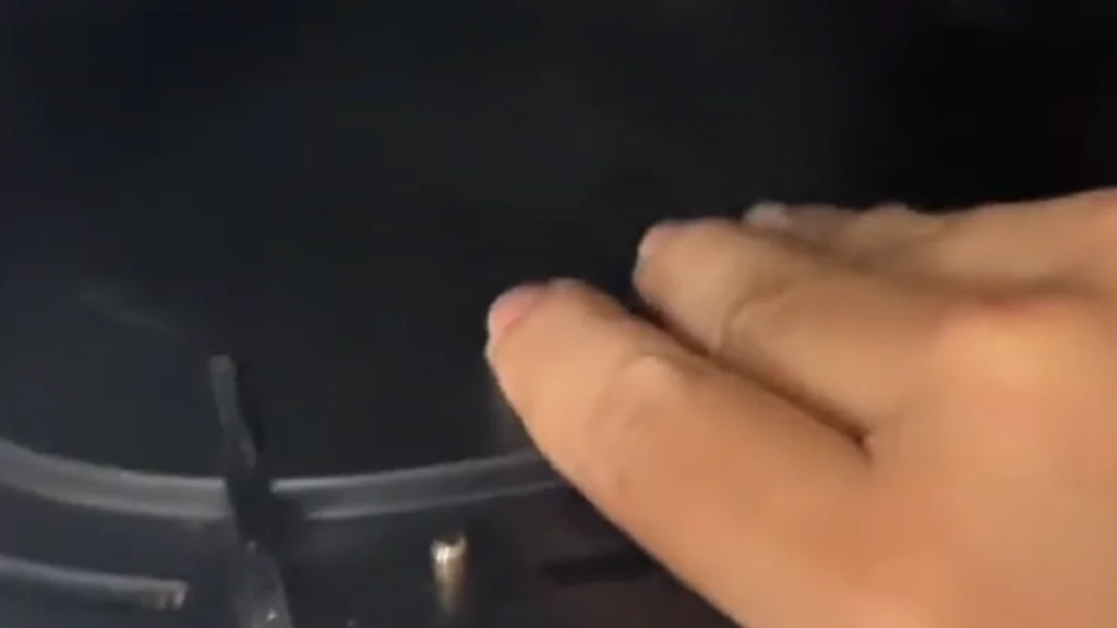 Air fryer-video efterlader folk i kvalme: For mange glemmer at rense skjult rum
