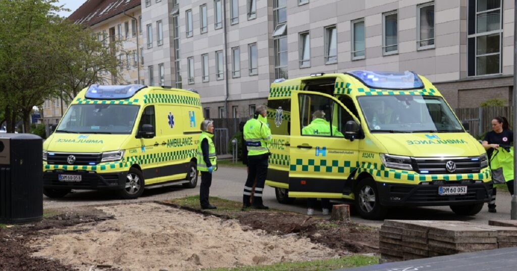 Brand i lejlighed: Én person sendt med ambulance