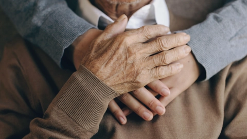 101-årig tidligere læge arbejde indtil han var 85 år: Nu har han afsløreret sine 3 hemmeligheder til et langt liv