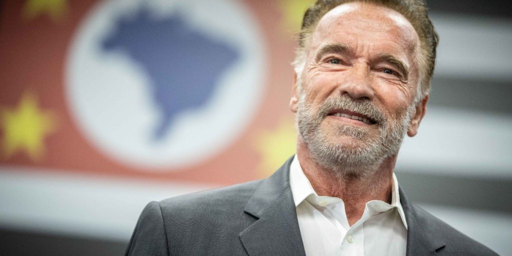 Arnold Schwarzenegger kæmper med sit selvbillede: “Hver dag kigger jeg i spejlet og siger: ‘Du er værdiløs'”