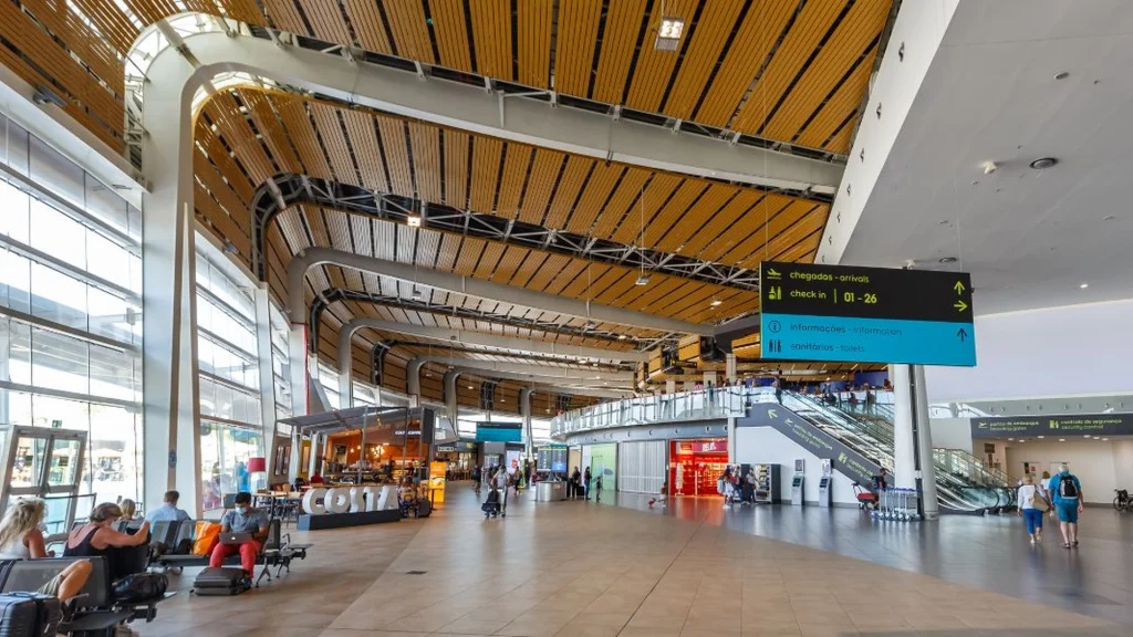 Bizart syn i lufthavnen på populært feriemål: Stikpille til turisterne