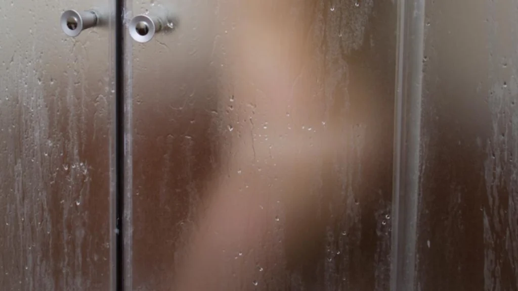 Vigtig meddelelse til alle, der tisser i badet