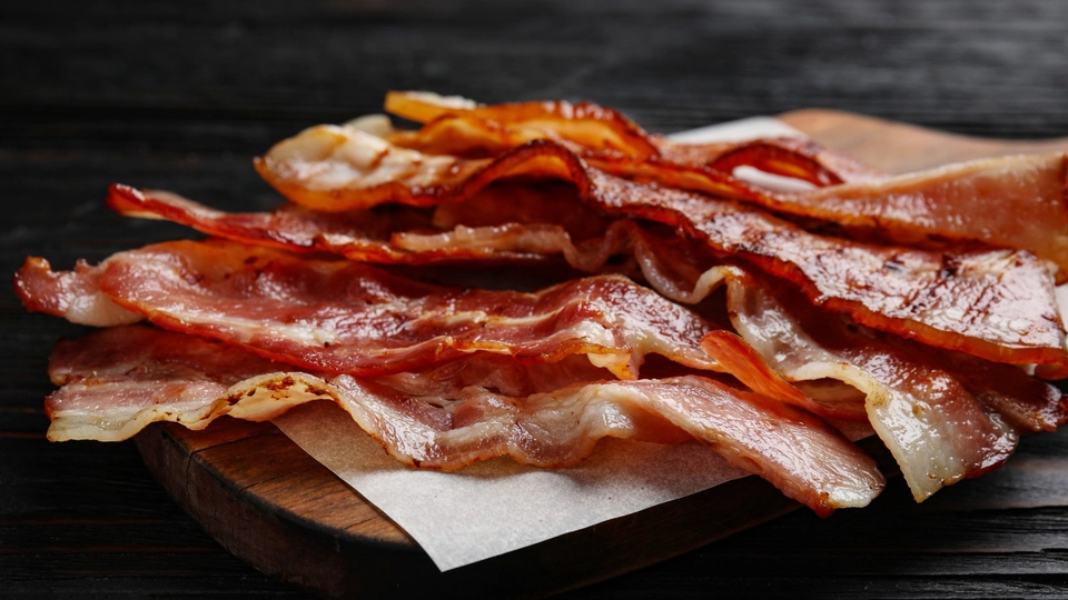 Sprød bacon på 5 minutter – uden brug af stegepande eller ovn