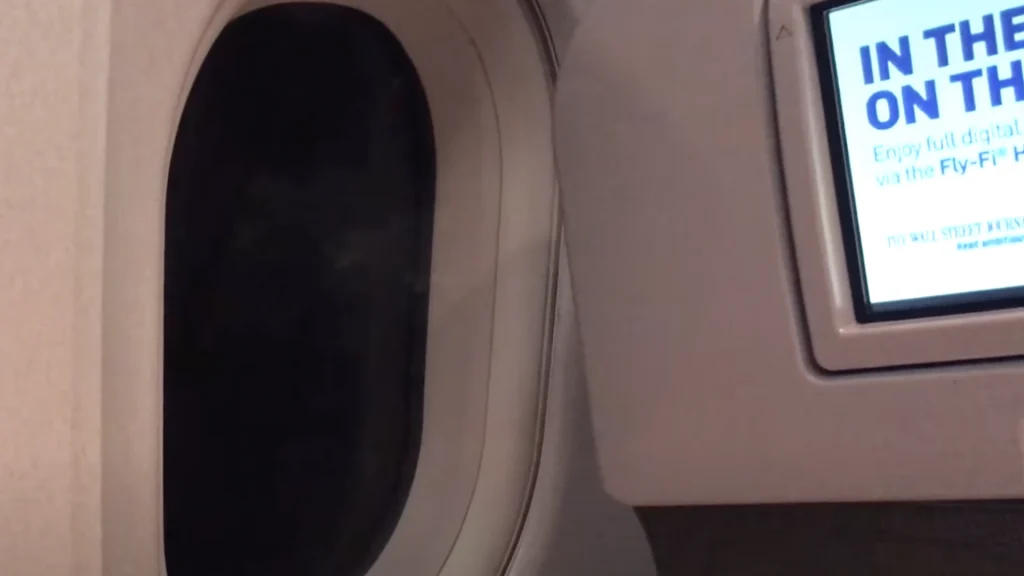 Mor og barn havde taget fejl af deres pladser i flyet: Kort efter skete det utænkelige