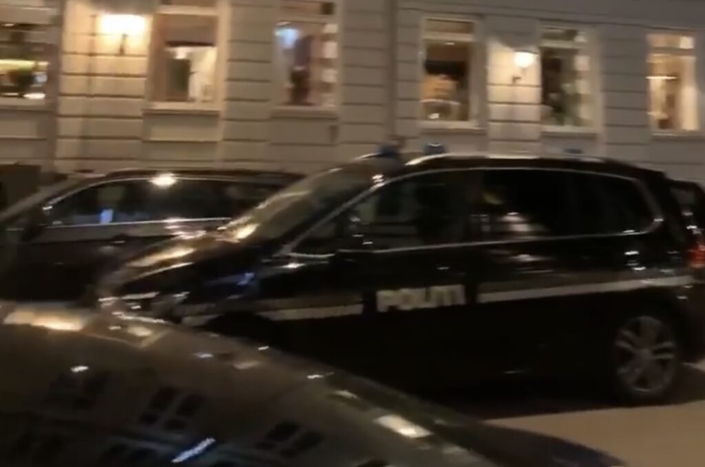 Hotel i København: Politi og ambulance til stede