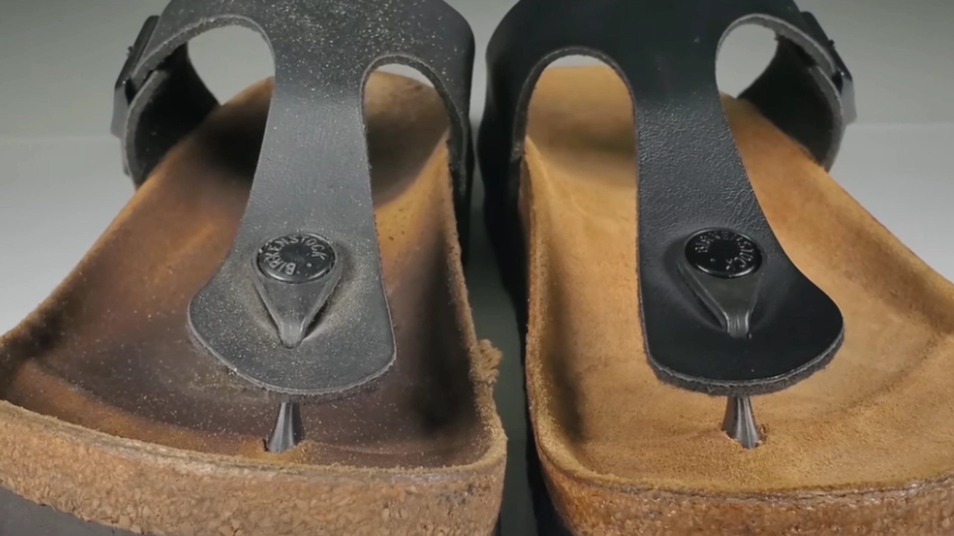 Mange har sorte såler på deres Birkenstock: Sådan bliver de som nye med et snuptag