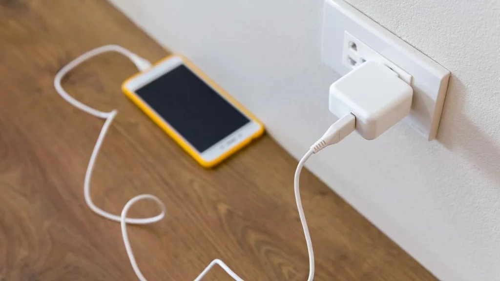 Her er årsagen: Oplad IKKE din mobiltelefon natten over
