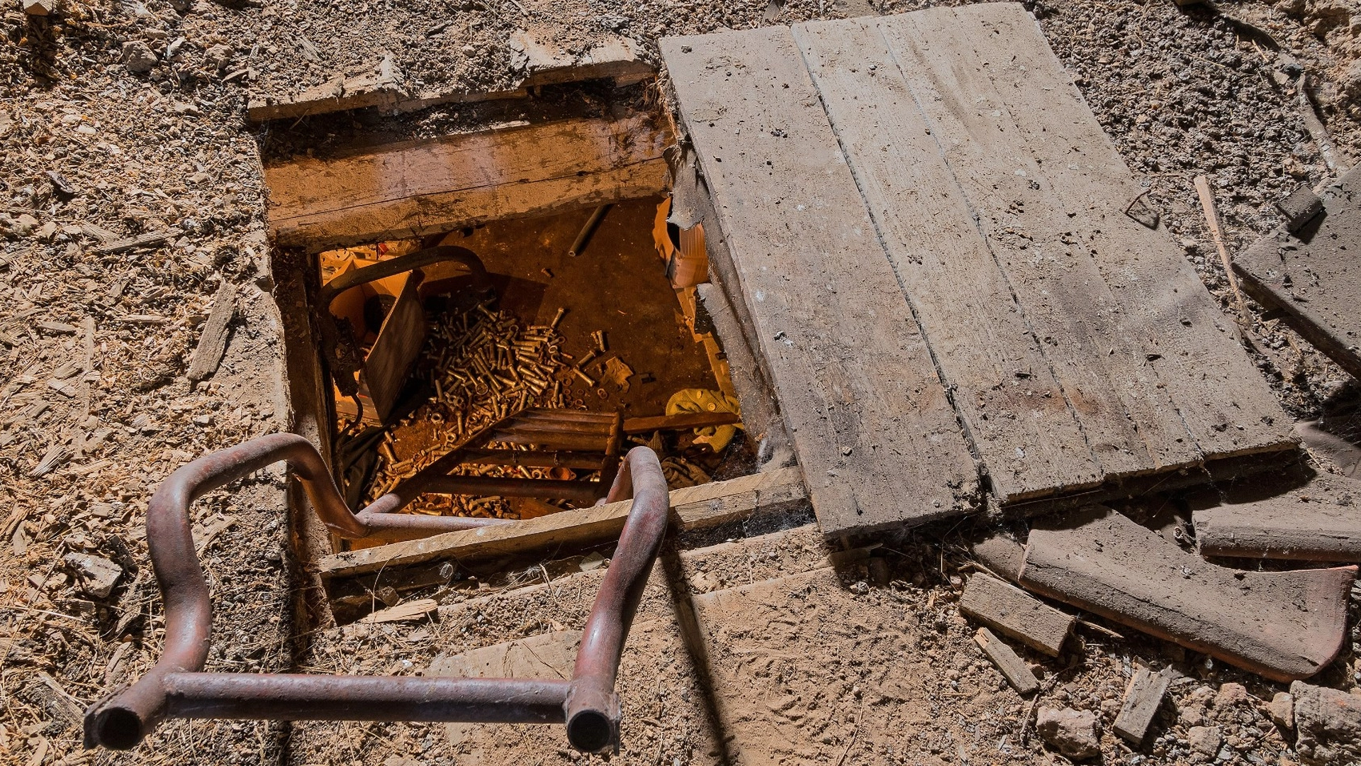 Mand opdager skjult rum i sit 120 år gamle hus – og trådte ind i et mareridt