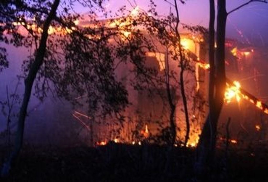 Voldsom brand: Muligvis påsat