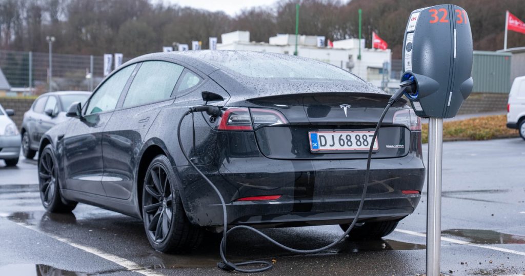 9 tidligere mekanikere deler chok-afsløring: Sådan har Tesla snydt kunderne i årevis