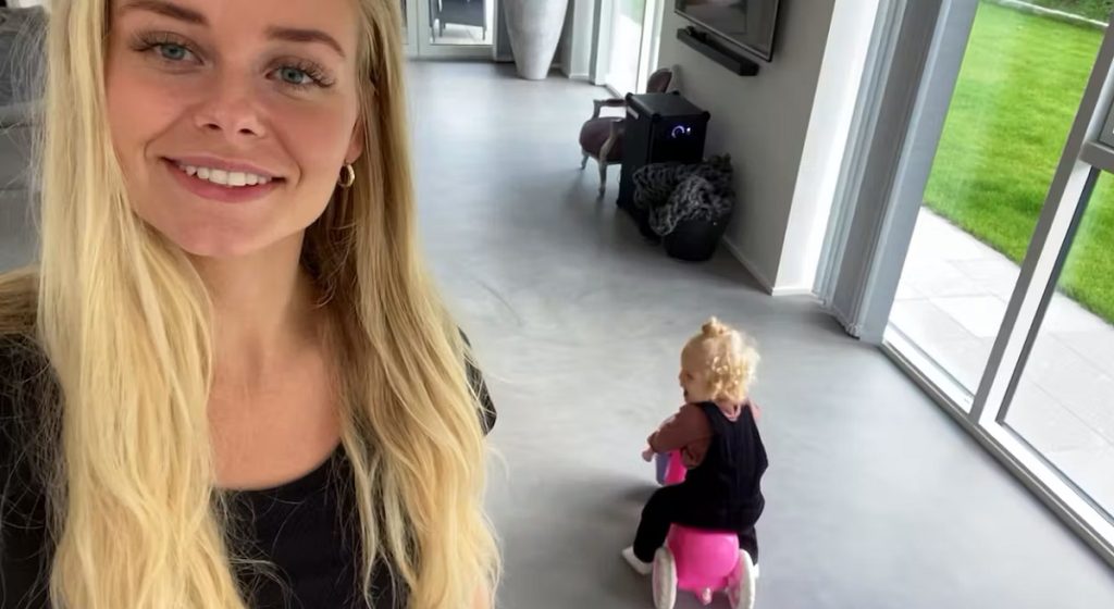 Stor glæde: “De Unge Mødre”-Julie Elgaard har født