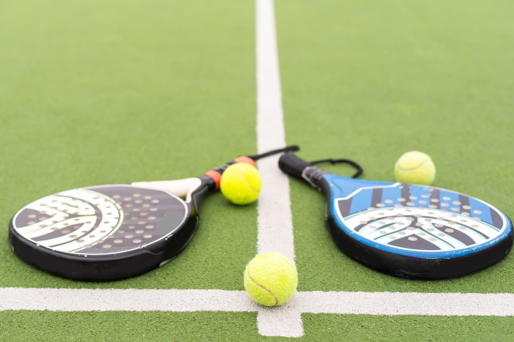 Padel bat: Essentiel udstyr for padel-entusiaster