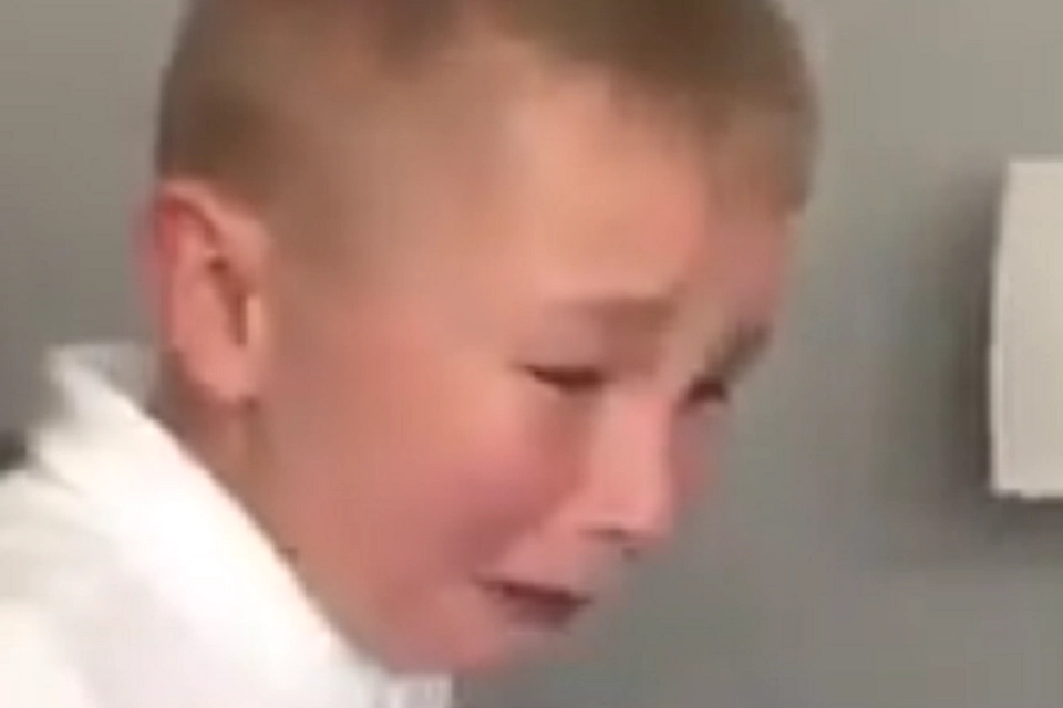 Han blev mobbet i skolen og tog hjem til sine bedsteforældre: Se hvad der så ventede ham