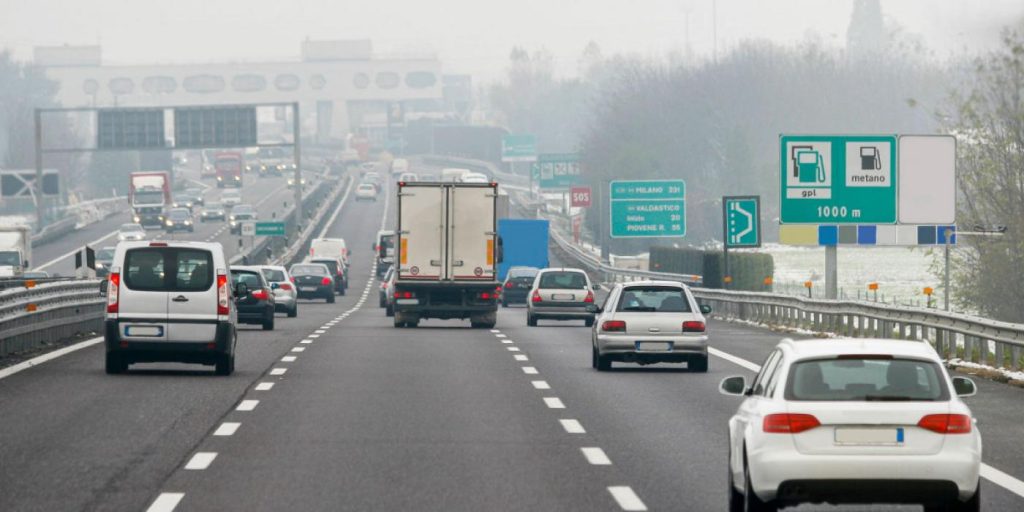 Fuld opbakning: 2000 biler beslaglagt