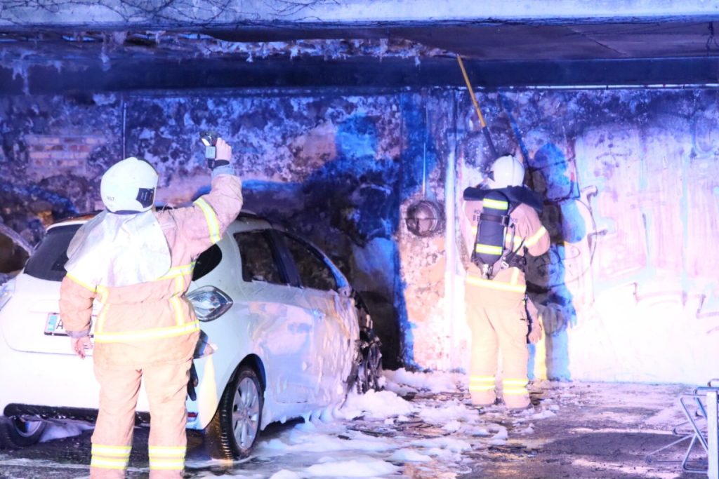 El-biler i brand