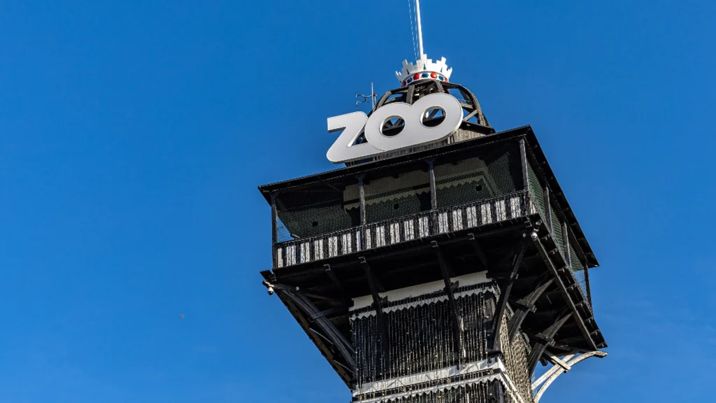 Du må ikke gå glip af dette: Elefanterne i Københavns Zoo fanget i morsomt øjeblik