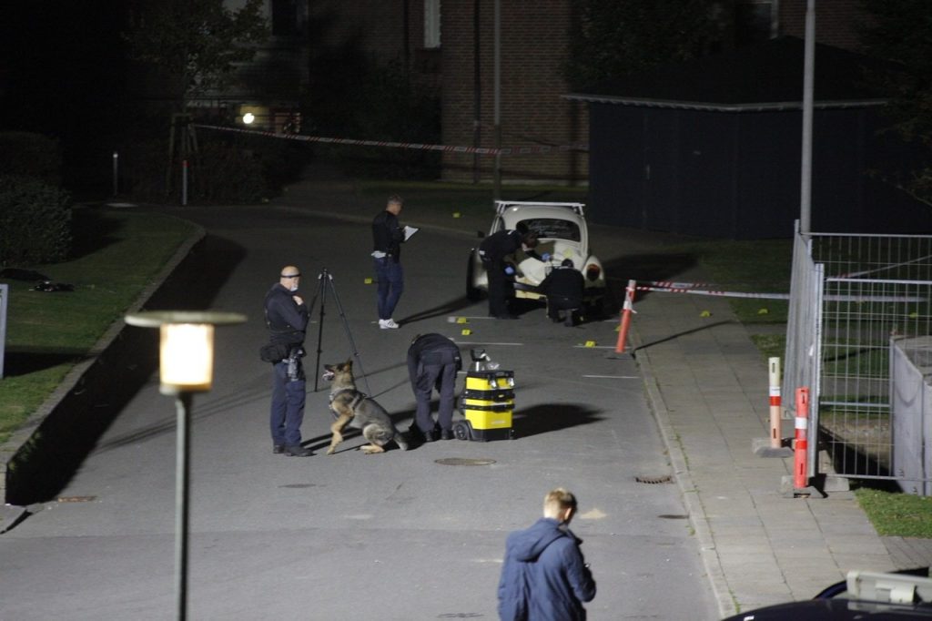 Efter knivstik: Tre personer anholdt