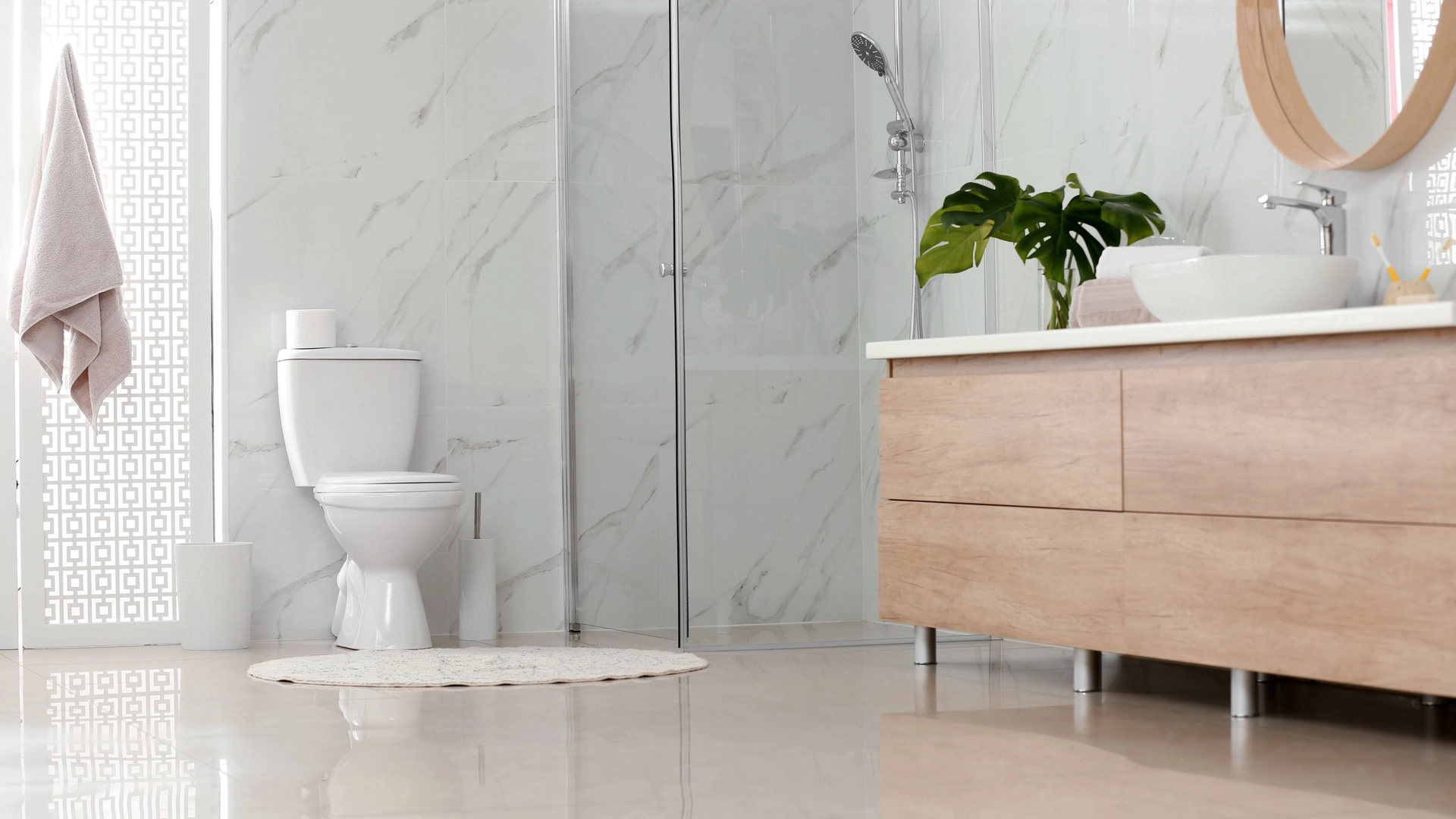 Vi bør gøre det lige så ofte som vi vasker gulv: Alligevel ‘glemmer’ mange at gøre disse steder på badeværelset rent