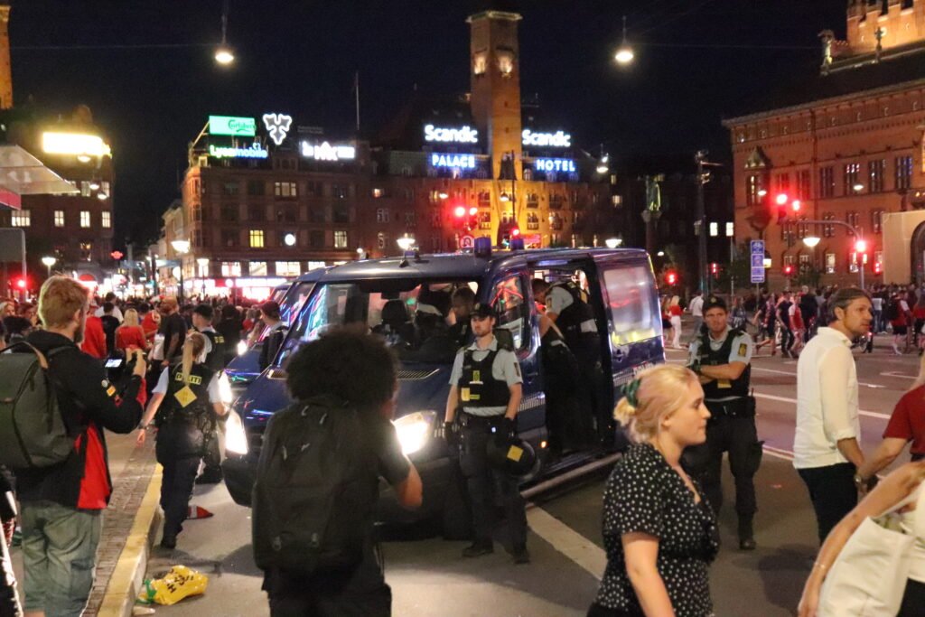 Fodboldarrangement: Politi måtte træde til