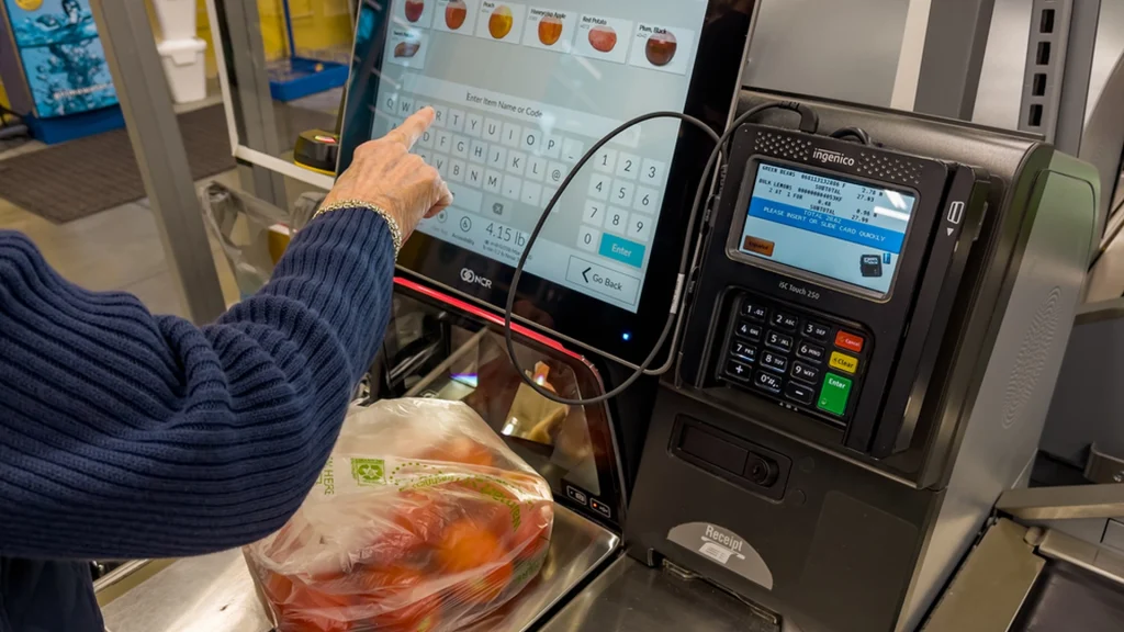 Forbrugsekspert forudser stor ændring i supermarkederne: Vil afskaffe denne service
