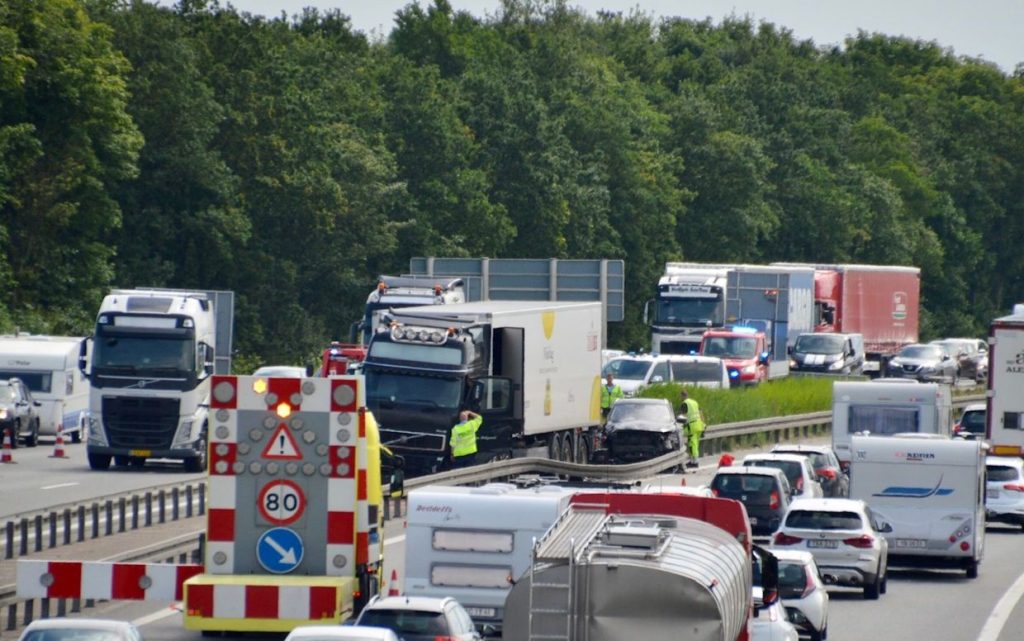Uheld på motorvej – skaber lang kø