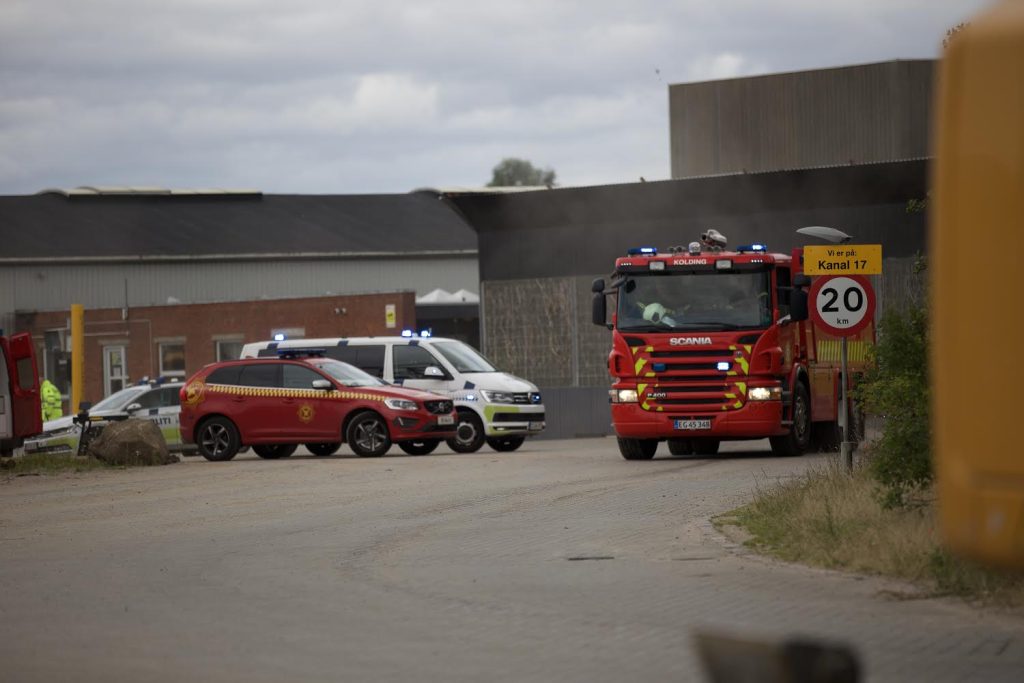 Voldsom brand i industribygning