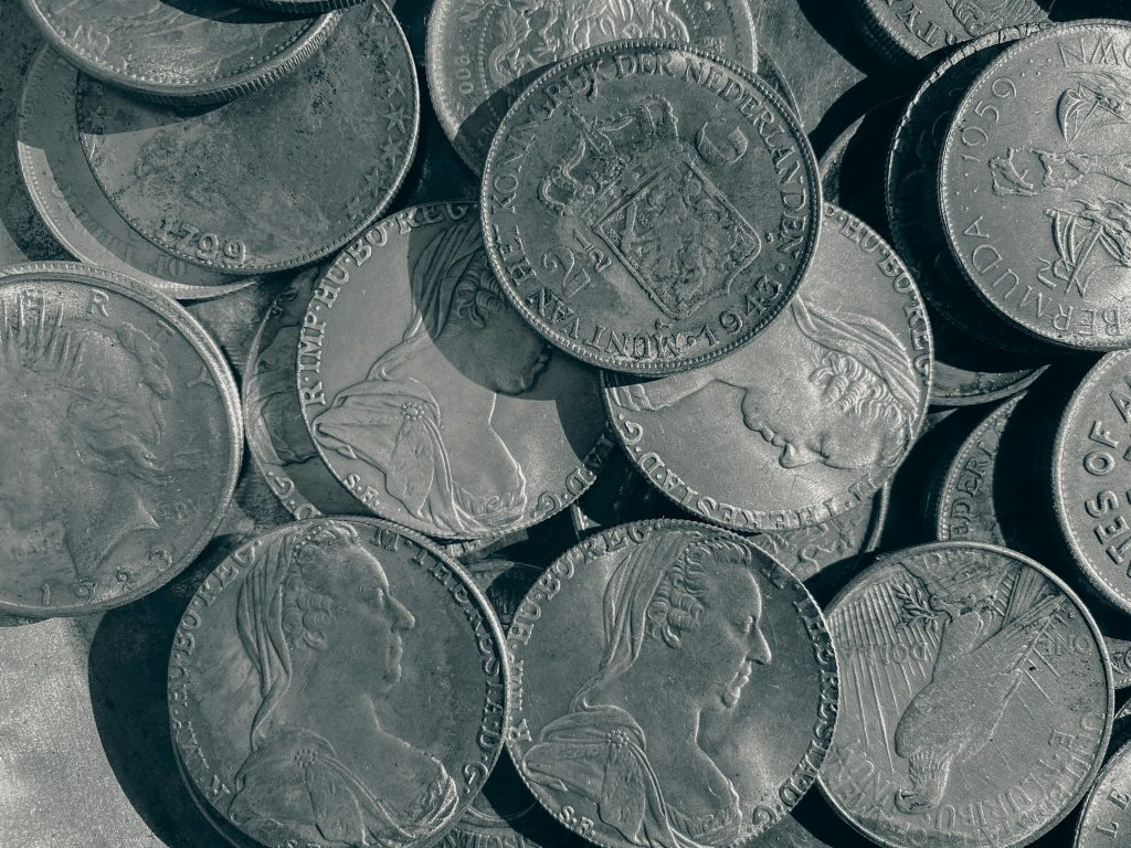 Sjældne britiske mønter sælges for over 22.000 kroner: Her er, hvad du skal holde øje med