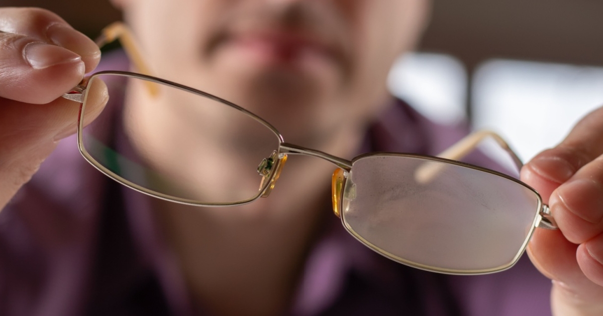 Genialt trick går viralt: Slut med duggede og våde brilleglas