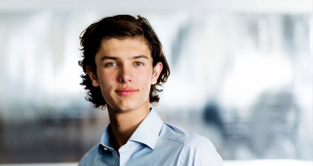 Grev Nikolai har intet valg: Tvunget til at stoppe