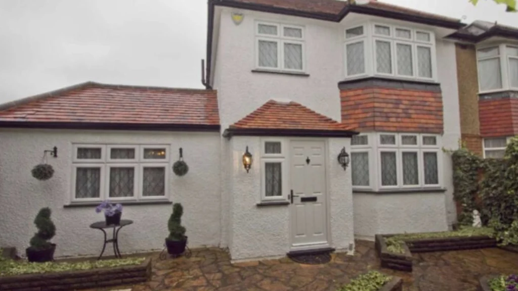 Udefra ser huset smukt ud: Folk nægter at købe det, når de kigger indenfor