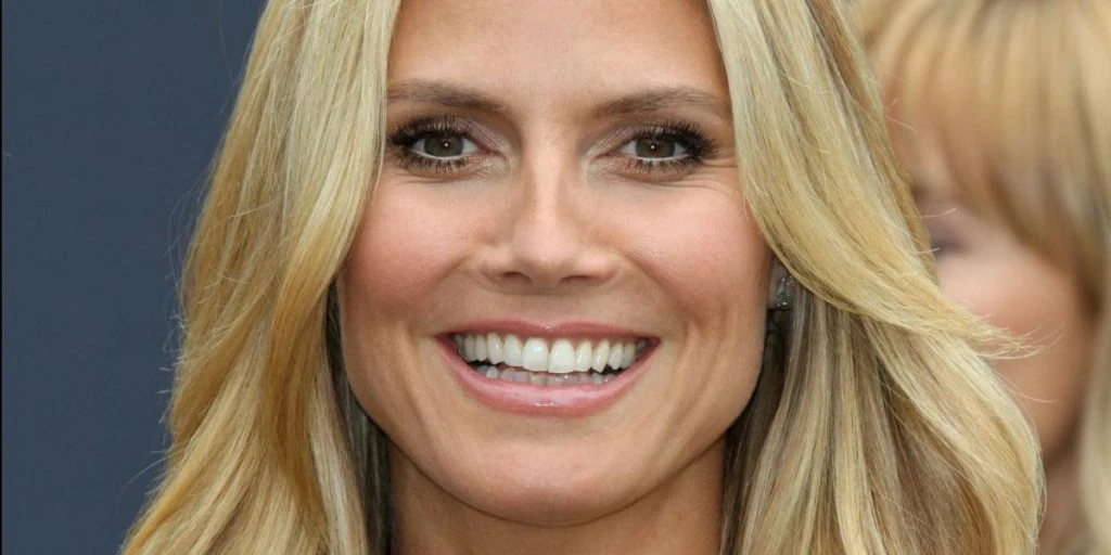Heidi Klum gør det igen: Smider tøjet med 19-årig datter