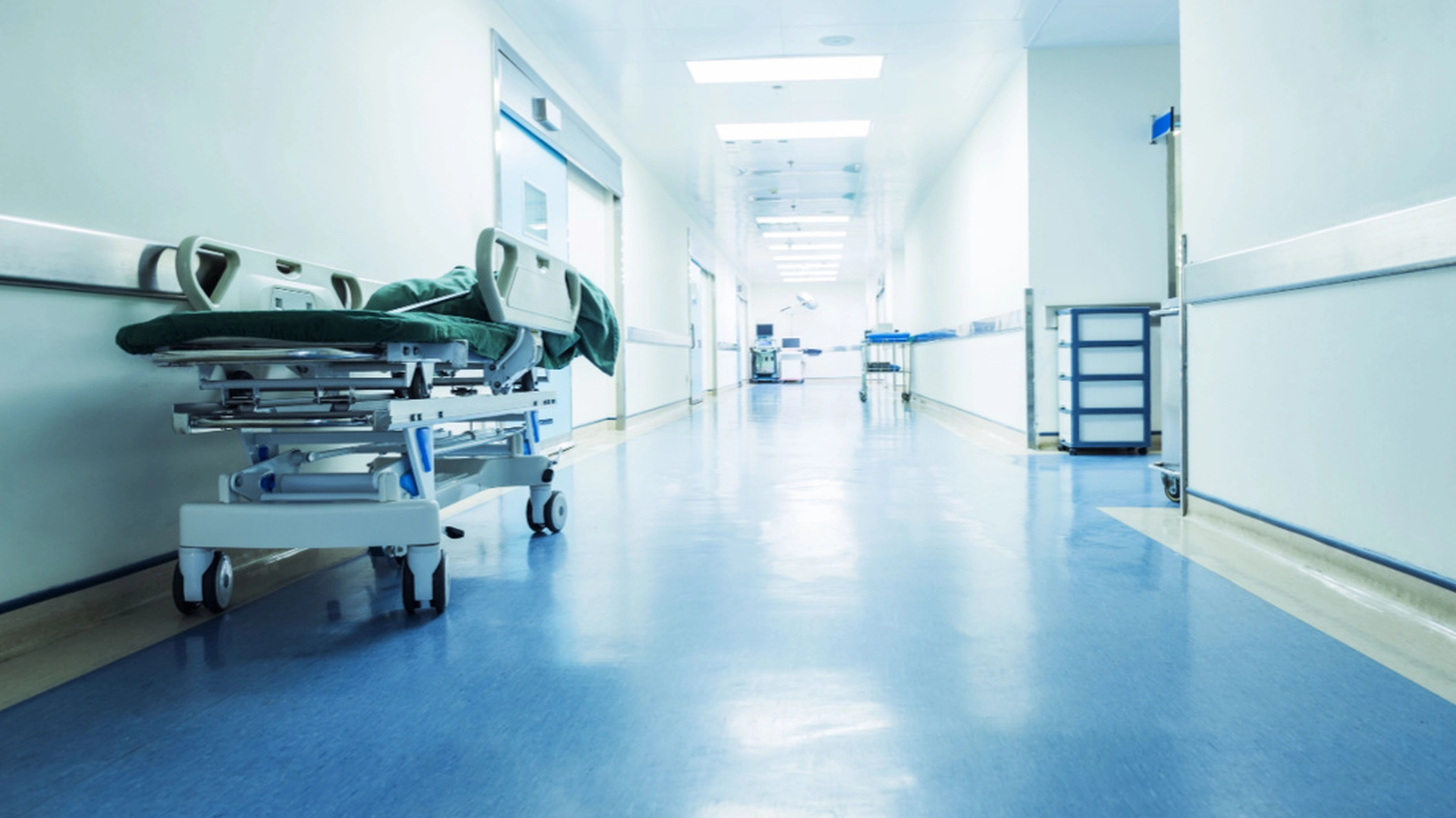 Hospital skaber overskrifter verden: Derfor kræver familie mere end 30 millioner kroner i erstatning