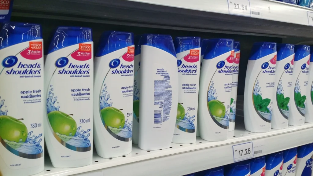 Hudlæge deler genialt tip: Skælshampoo kan være løsningen på hudproblemer