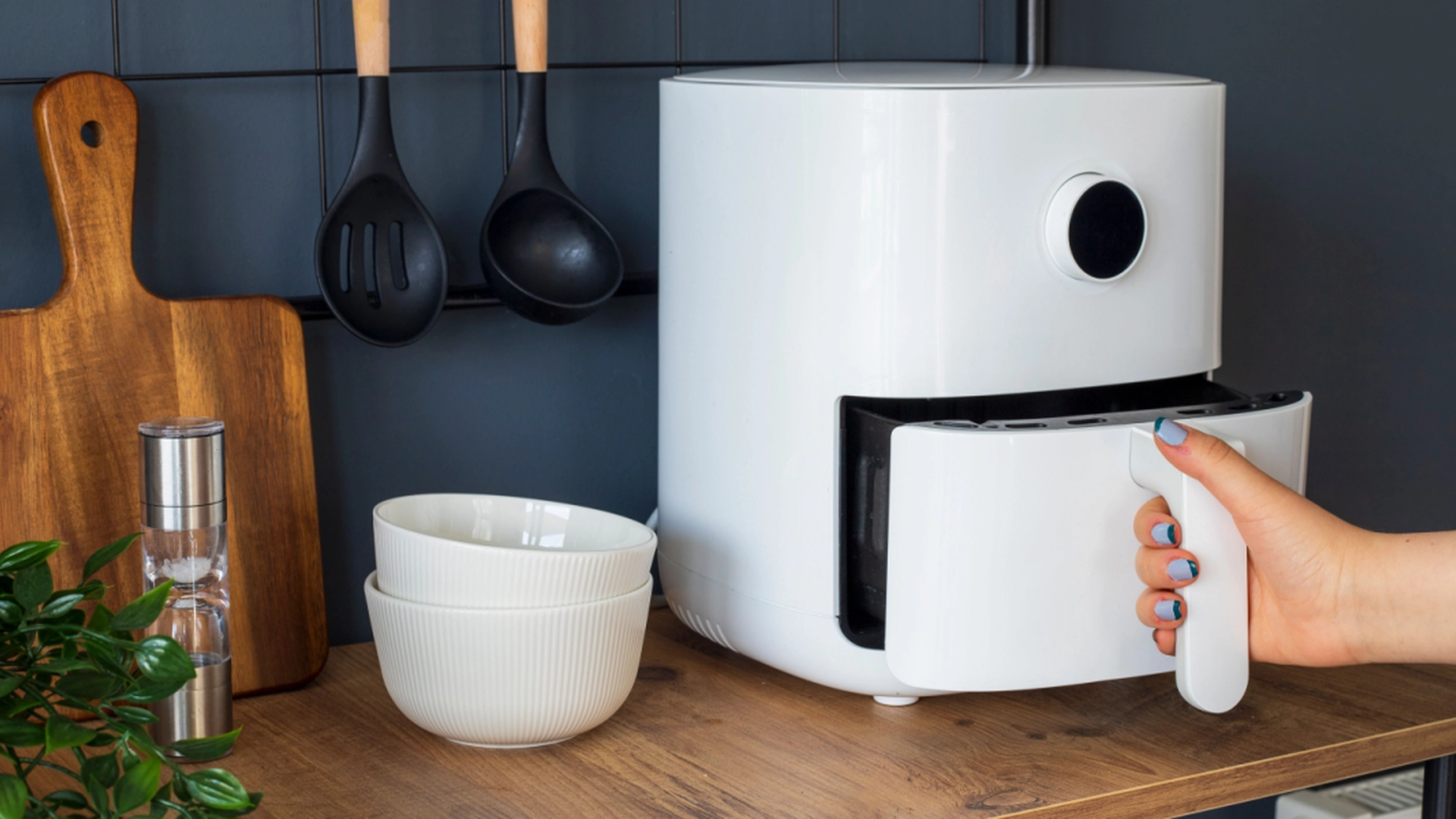 Mange airfryer-brugere gør det: Nu advarer eksperter mod udbredt vane