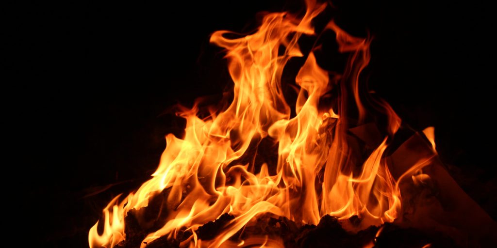Kvinde omkommet i brand