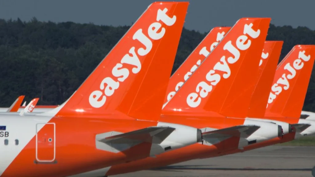 EasyJet-flyet måtte vende tilbage kort efter afgang: Næsten alle efterlades i chok, når de hører årsagen