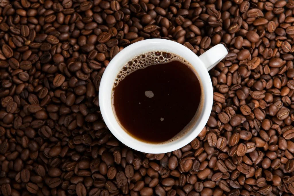I flere måneder tilsatte hun dette krydderi til sin kaffe og tabte 3 kg: Det har fantastiske egenskaber