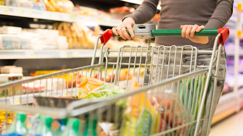 Klimaforandringernes store pris: Disse fødevarer bliver nu dyrere