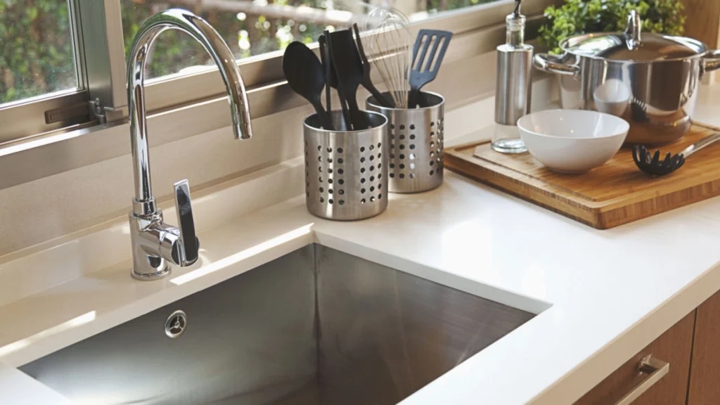 Rengør vasken: Opnå glans i flere uger takket være dette husholdningsmiddel