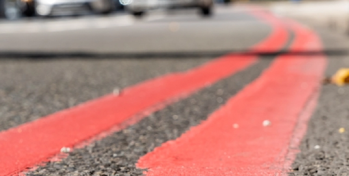Alle bilister der laver fejlen får en bøde på over 5.500 kroner: Her testes nye vejmarkeringer på to motorveje