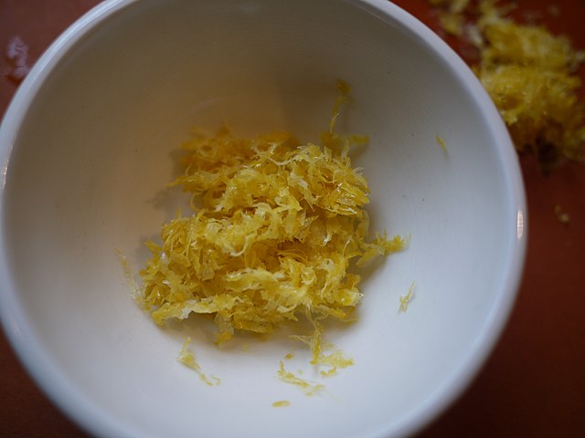 Det er svaret på alle dine bønner: Derfor skal du gnide citronskal på dine døre og vinduer