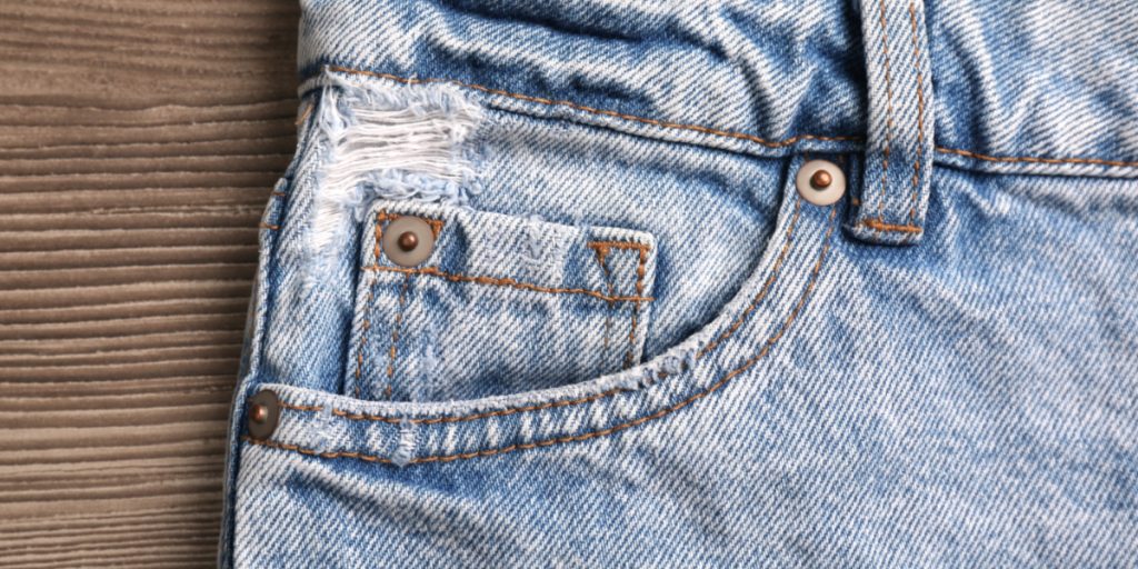 Faktisk er dette, hvad den lille lomme i dine jeans er til