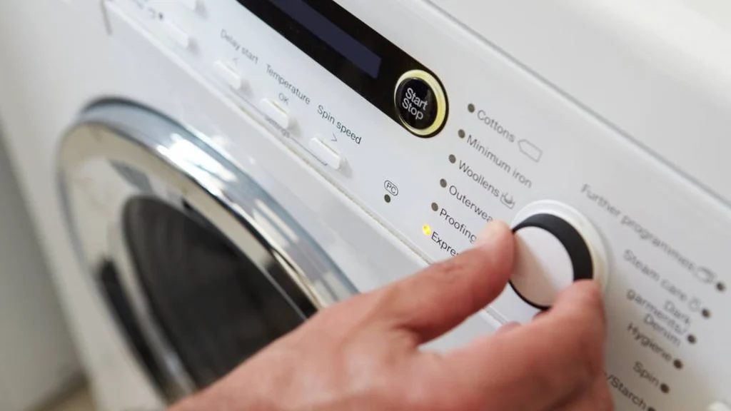 Du skal aldrig bruge vaskemaskinens hurtigprogram: Her er den helt særlige årsag