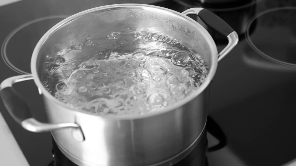 Det kræver kun én enkelt ingrediens: Sådan undgår du at vandet koger over