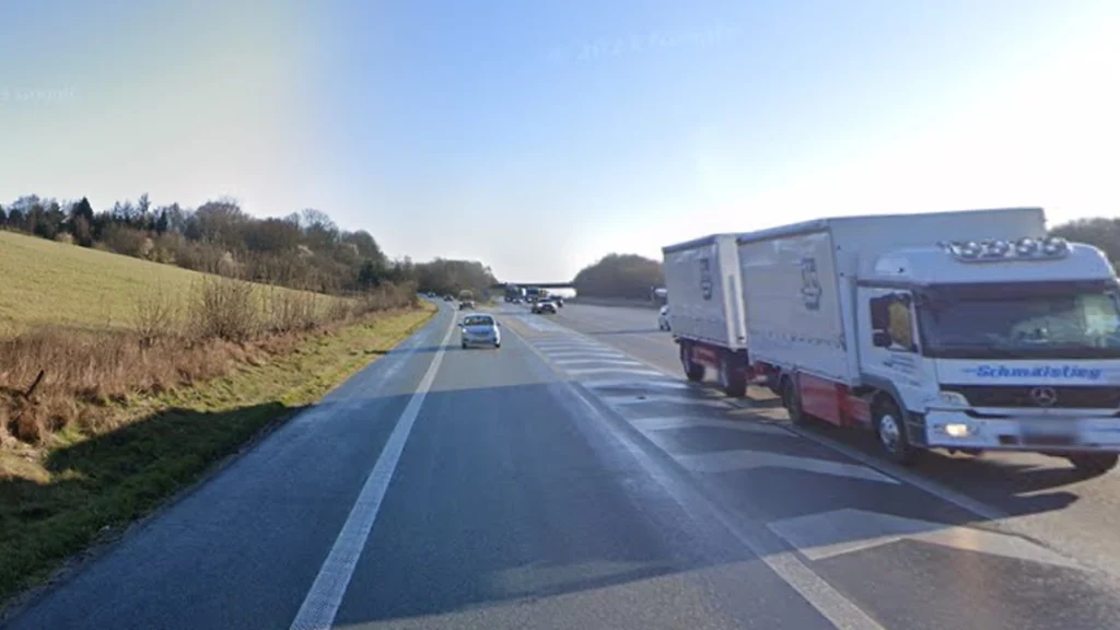 Bekymrende mange danskere laver stor fejl, når de skal flette ind på motorvejen